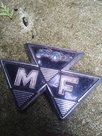 Front-embleem-MF35